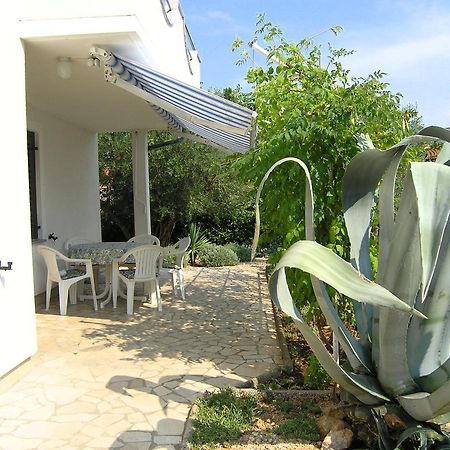 Apartmani Dolencic Krk Town Exterior foto