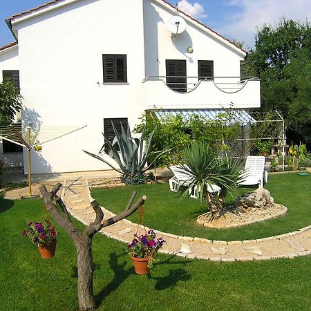 Apartmani Dolencic Krk Town Exterior foto